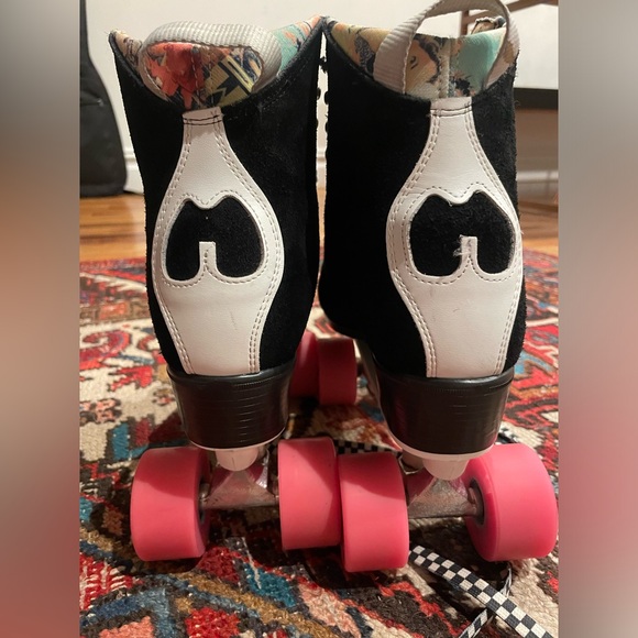 Black Moxi Jacks with Sunlight Plates - Picture 2 of 3